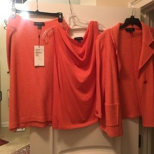 NWT Ladies St John Skirt Suit